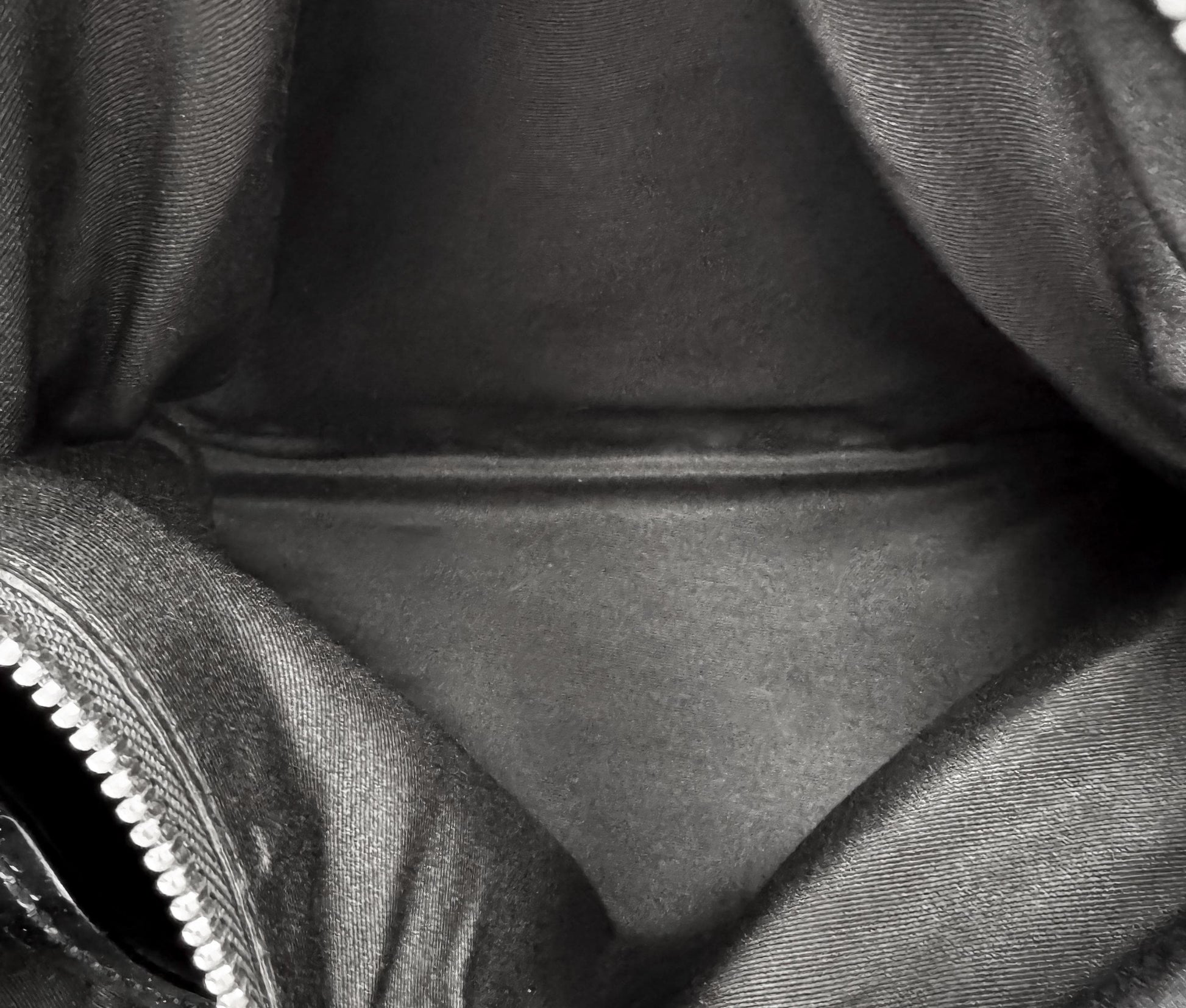 Y2K 00s Coach Black Soho Hampton Pleated Patent Leather Trim Satchel Shoulder Bag, Style 13473