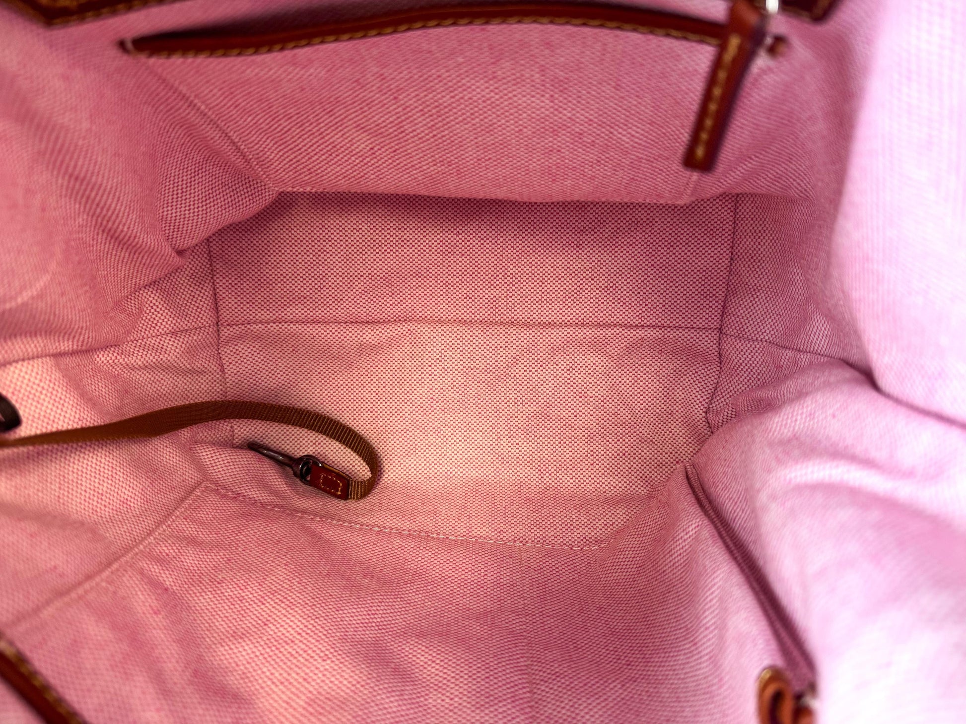 Modern Dooney and Bourke Dillen Elephant Gray Taupe Leather Drawstring Bucket Shoulder Bag