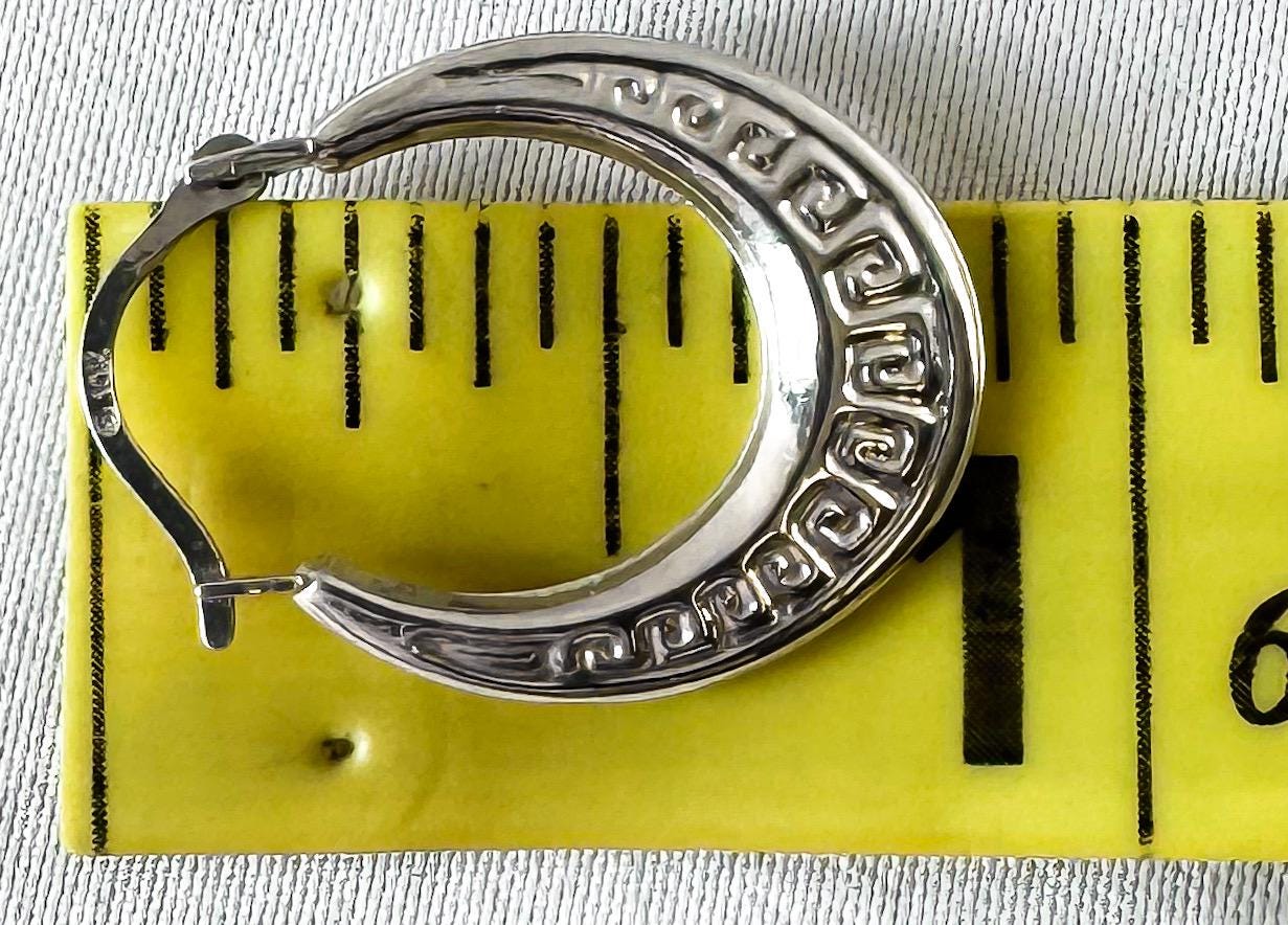 Vintage 10K White Gold Greek Key Etched Hollow Oval Hoop Earrings, Simple Dainty Minimalist Hoops