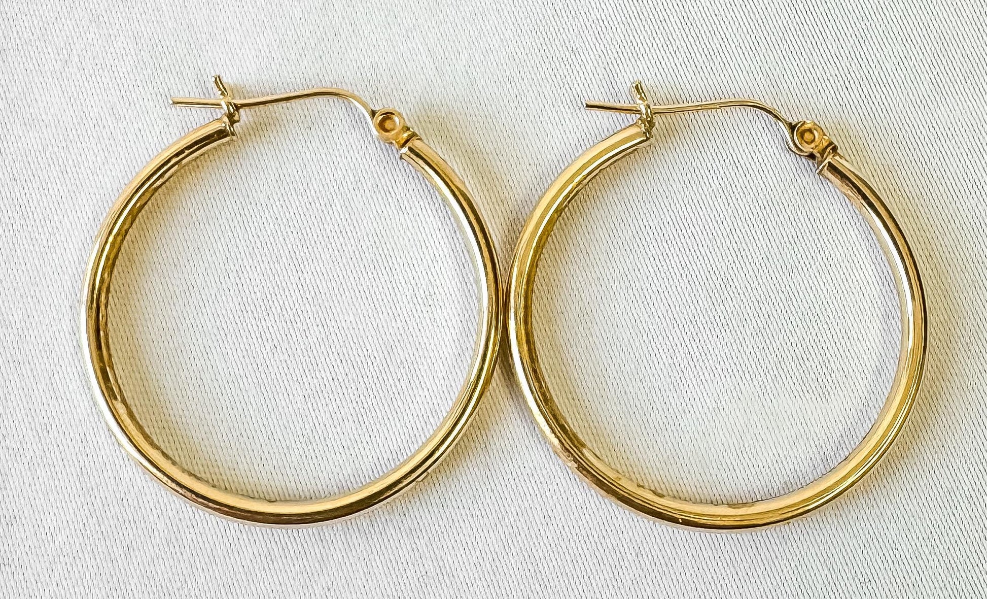 14K Yellow Gold Smooth Hollow Tube Hoop Earrings, Simple Minimalist Everyday Hoops
