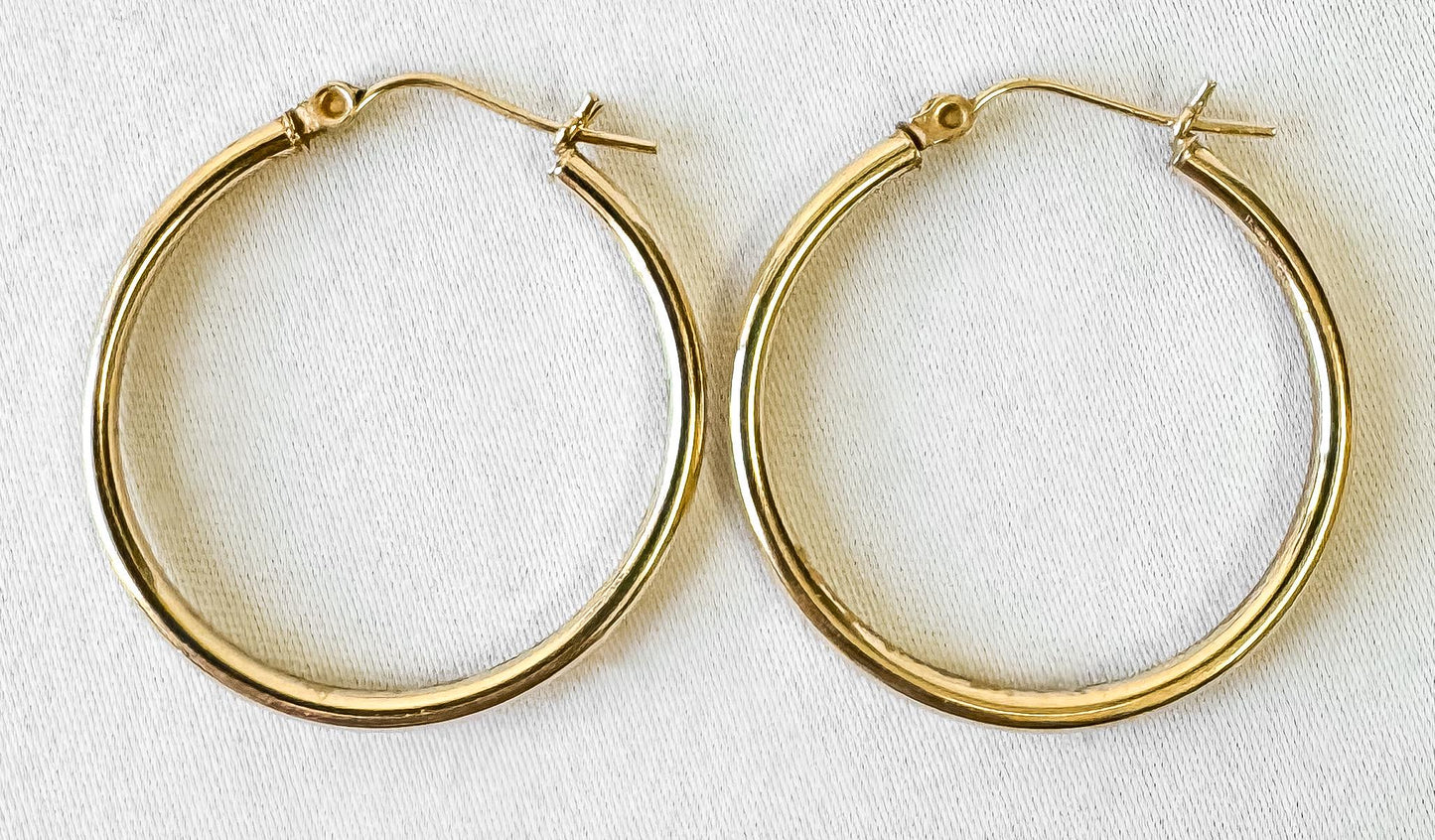 14K Yellow Gold Smooth Hollow Tube Hoop Earrings, Simple Minimalist Everyday Hoops