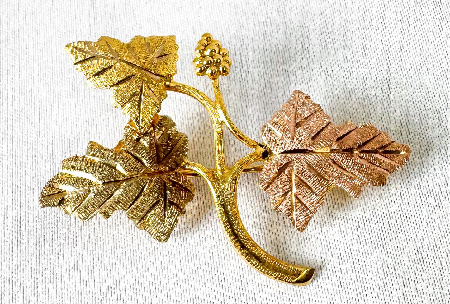 Vintage 12K Black Hills Gold Multi-Tone Leaf Stem Brooch Pin, Vintage Black Hills Jewelry