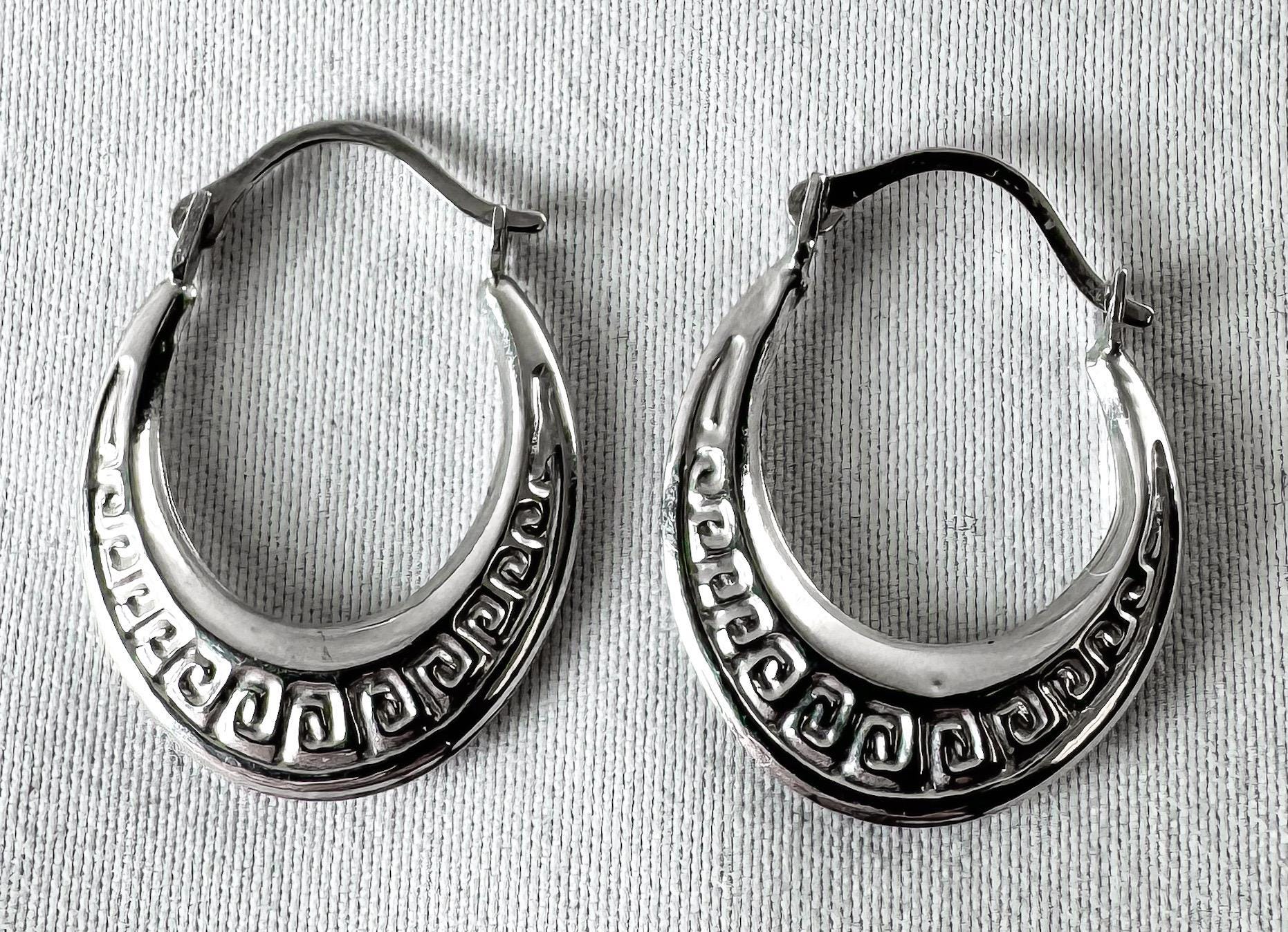 Vintage 10K White Gold Greek Key Etched Hollow Oval Hoop Earrings, Simple Dainty Minimalist Hoops
