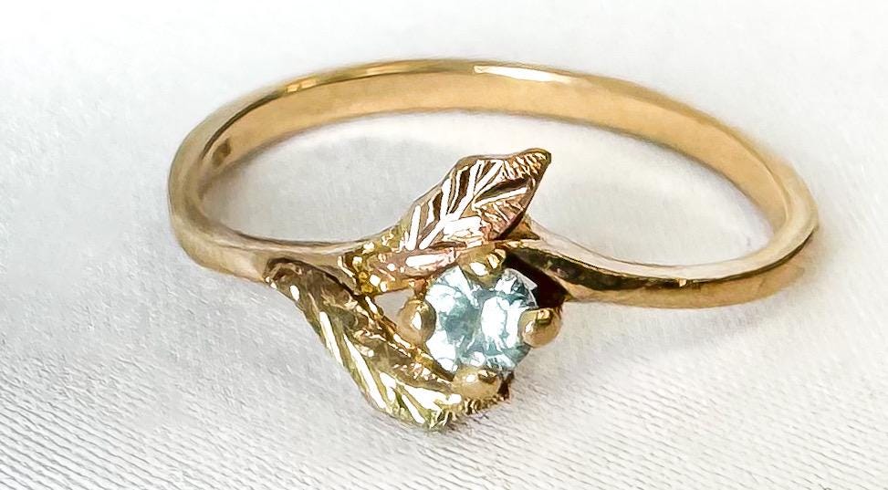 Vintage 10K Black Hills Gold Light Blue Topaz Two Leaf Ring, Sz. 5.25, Dainty Simple Everyday Ring