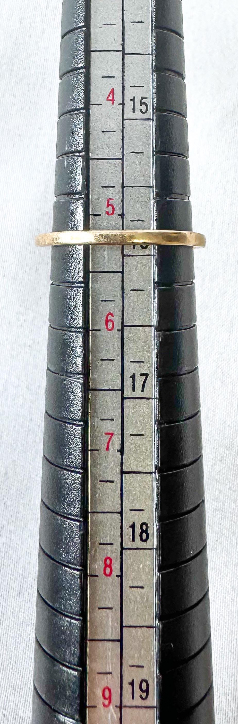 Vintage 10K Black Hills Gold Light Blue Topaz Two Leaf Ring, Sz. 5.25, Dainty Simple Everyday Ring