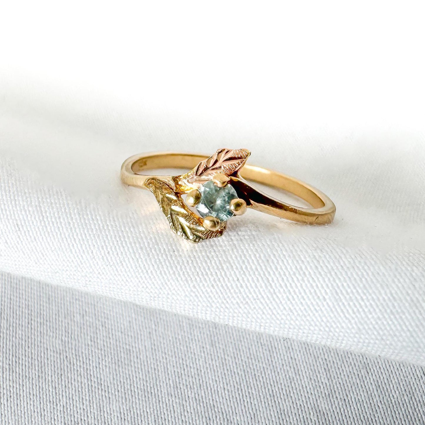 Vintage 10K Black Hills Gold Light Blue Topaz Two Leaf Ring, Sz. 5.25, Dainty Simple Everyday Ring