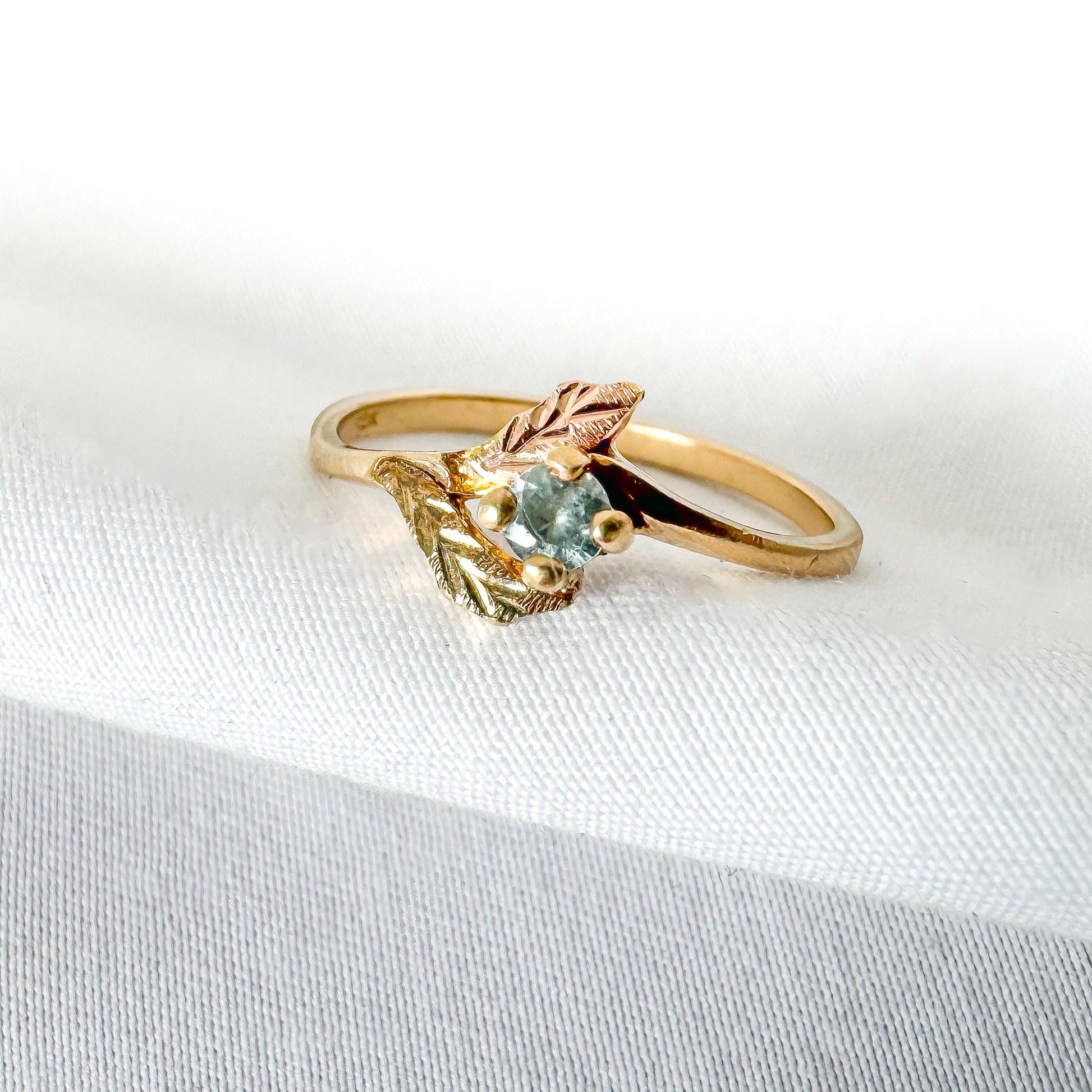 Vintage 10K Black Hills Gold Light Blue Topaz Two Leaf Ring, Sz. 5.25, Dainty Simple Everyday Ring