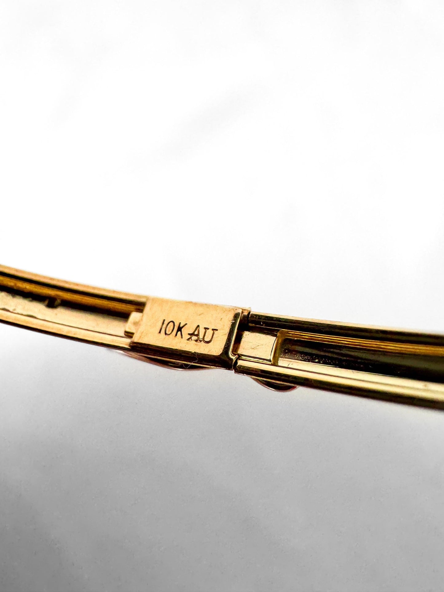 Vintage 10K Yellow Gold Criss Cross Etched Thin Flexible 3mm Bangle Bracelet, Elegant Simple Dainty Minimalist Bracelet