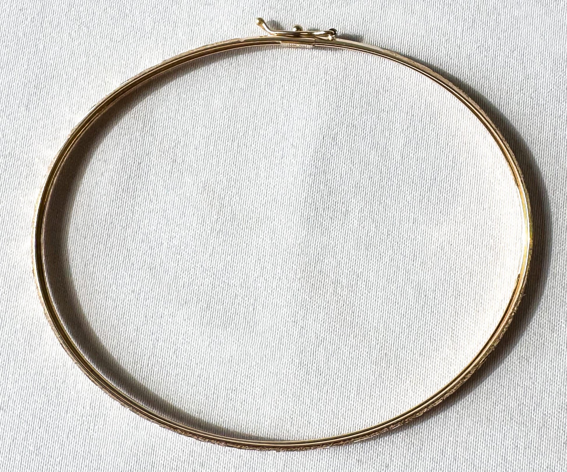 Vintage 10K Yellow Gold Criss Cross Etched Thin Flexible 3mm Bangle Bracelet, Elegant Simple Dainty Minimalist Bracelet