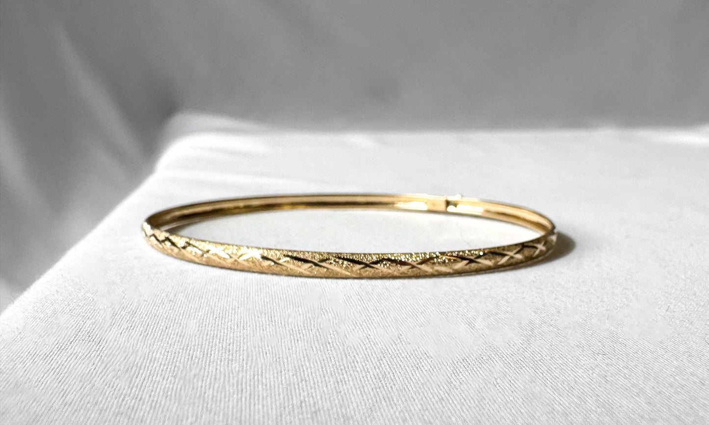 Vintage 10K Yellow Gold Criss Cross Etched Thin Flexible 3mm Bangle Bracelet, Elegant Simple Dainty Minimalist Bracelet