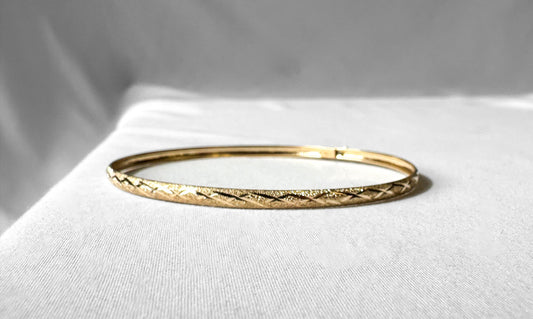 Vintage 10K Yellow Gold Criss Cross Etched Thin Flexible 3mm Bangle Bracelet, Elegant Simple Dainty Minimalist Bracelet