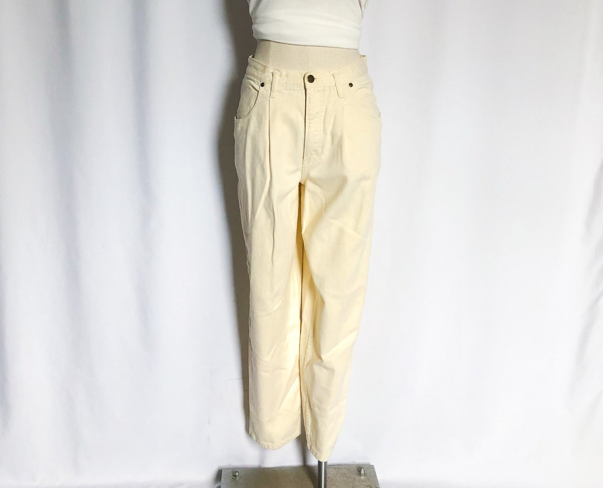 Vintage Eddie Bauer Jeans, Cream Eggshell Light Wash Denim, Pleated Trousers, High Waisted Eddie Bauer Trousers, Sz. 10