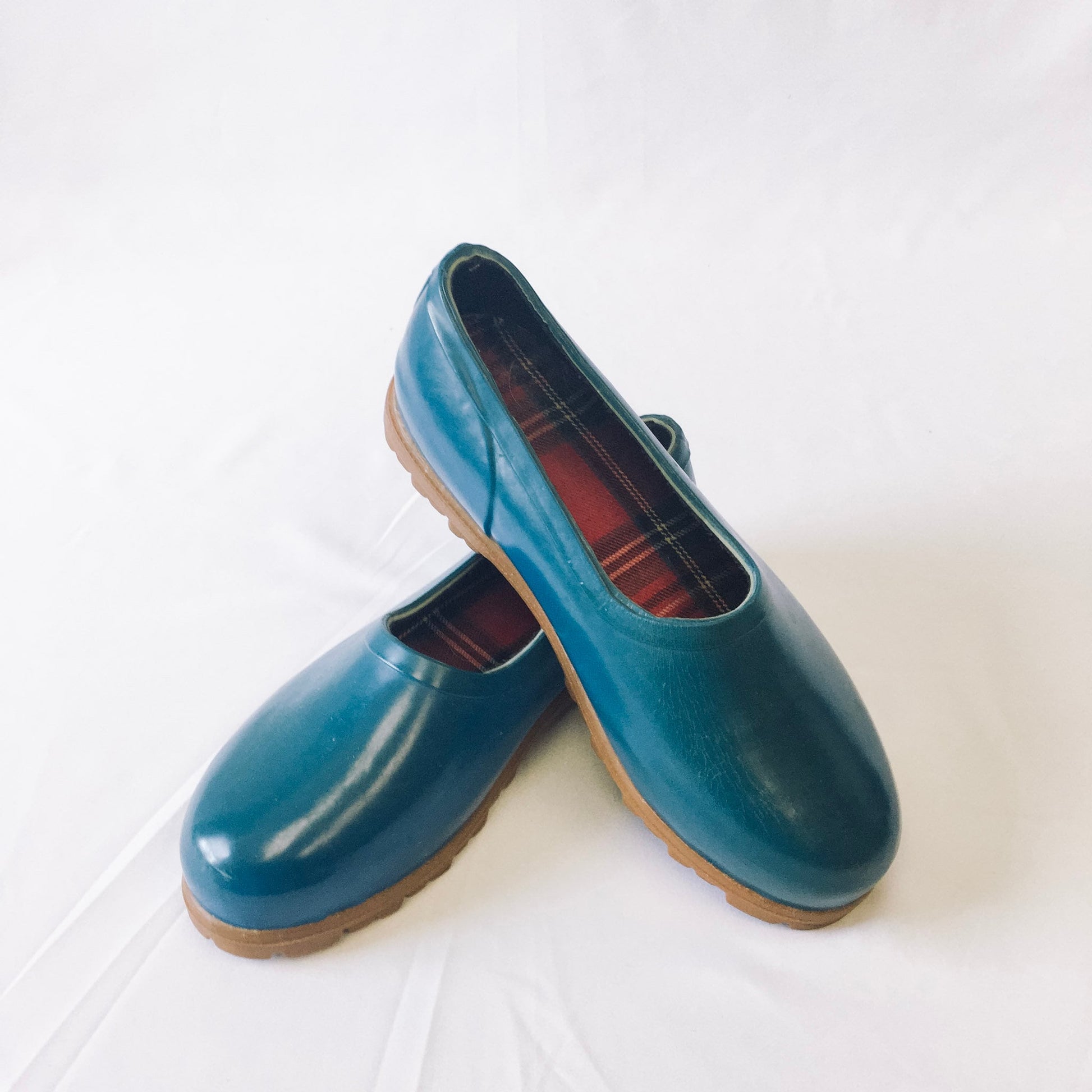 Vintage 1970s Mid West Blue Rubber Shoes, Women's sz. 8