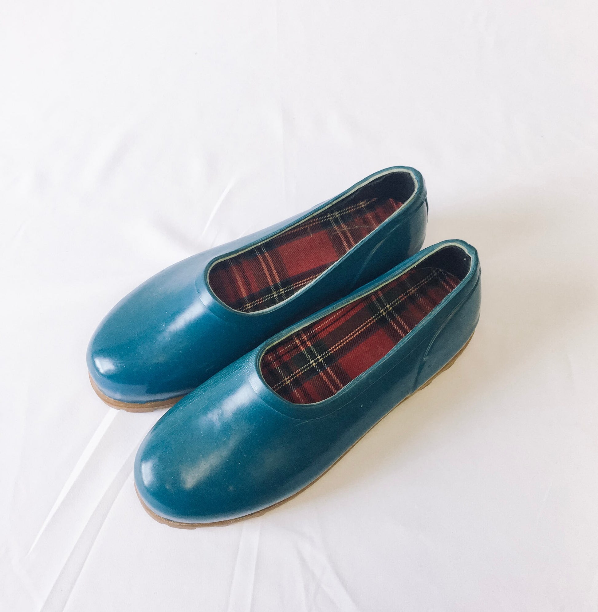 Vintage 1970s Mid West Blue Rubber Shoes, Women's sz. 8