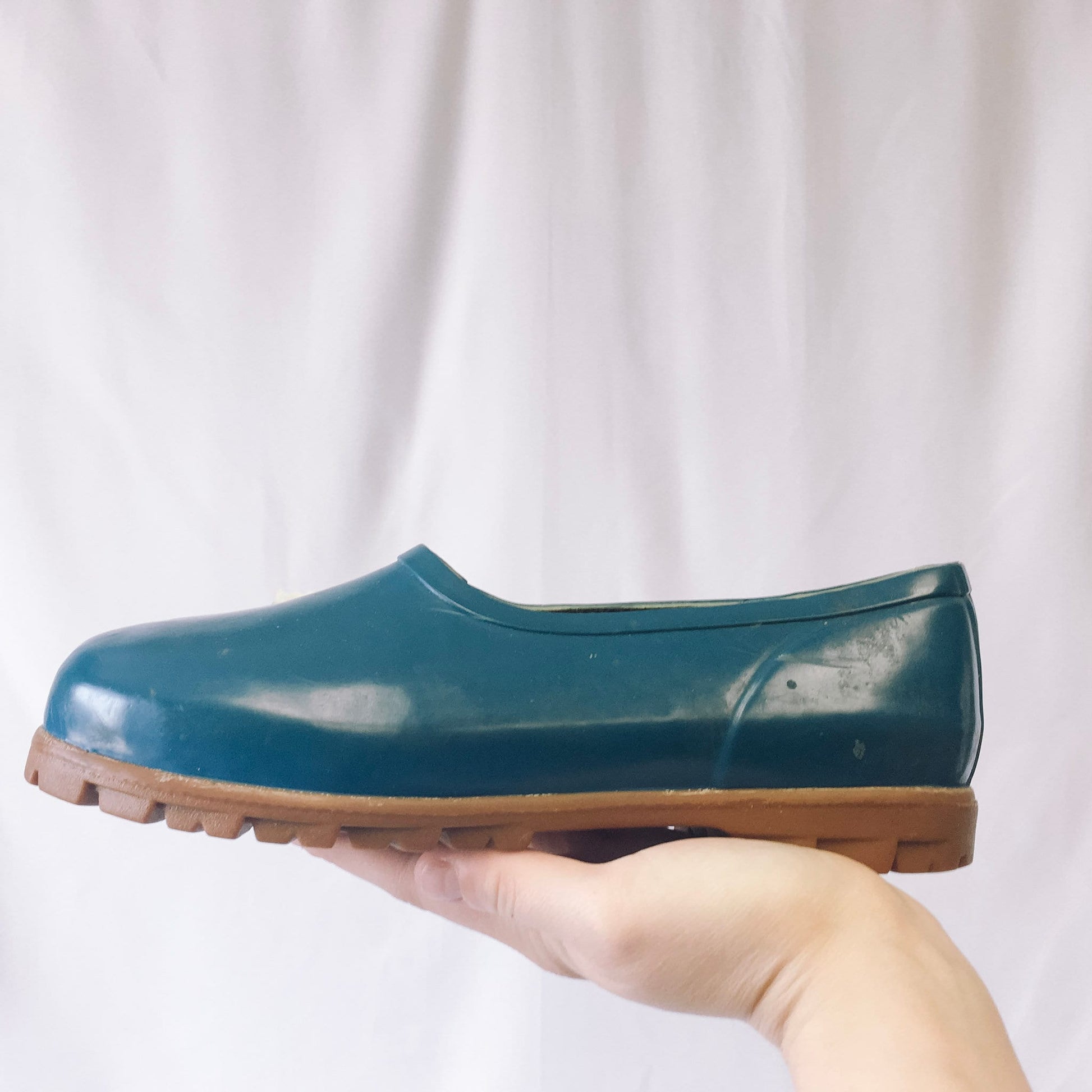 Vintage 1970s Mid West Blue Rubber Shoes, Women's sz. 8