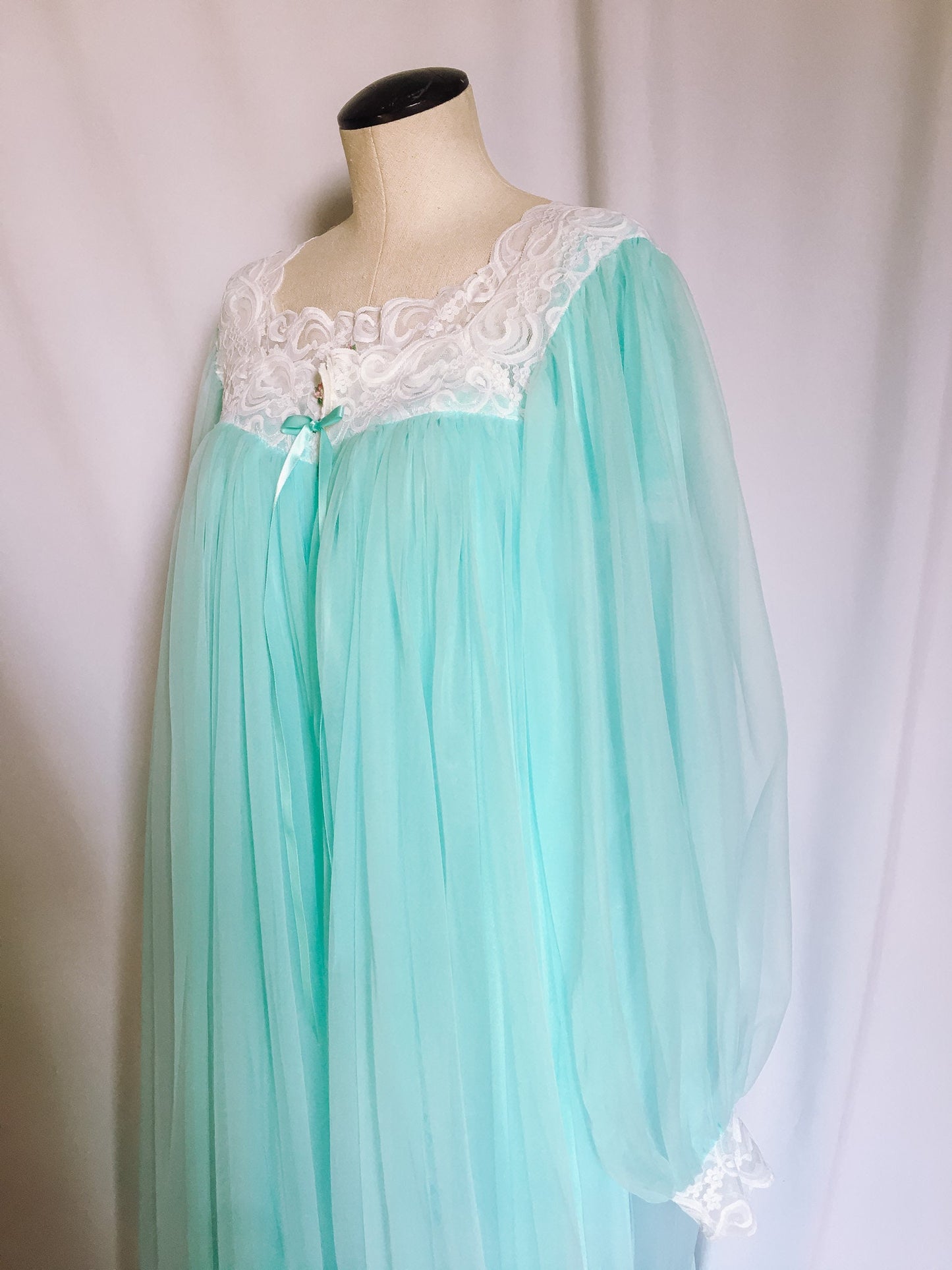 Vintage Blue Peignoir Short-sleeved Nightgown with Matching Long-sleeved Cover Up