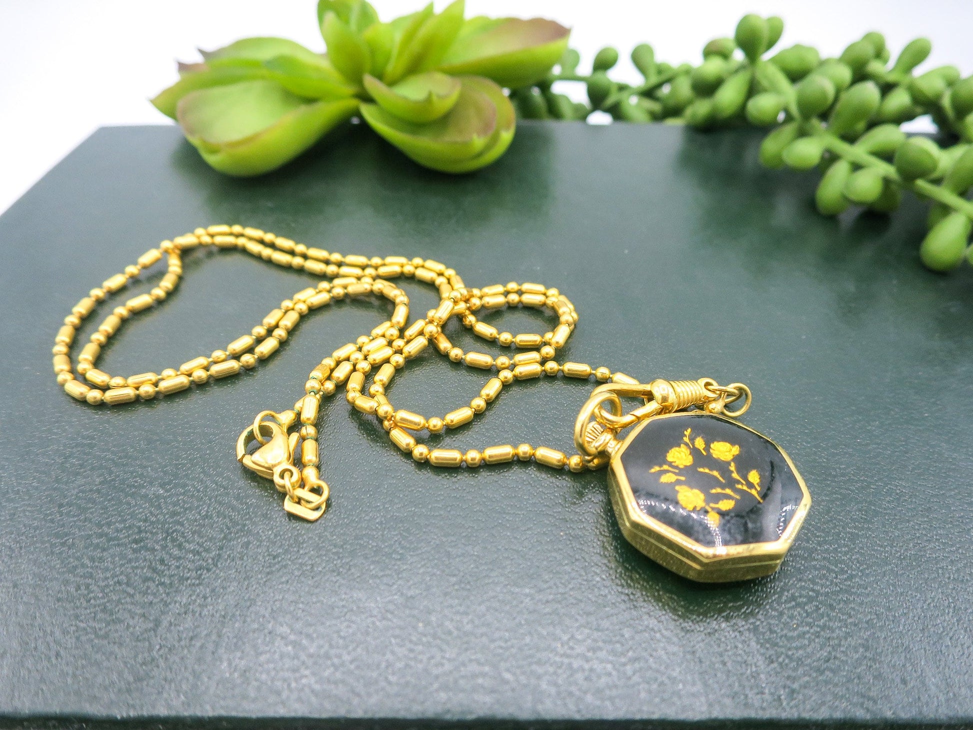 Vintage BUCHERER Watch Pendant with Floral Design on Back, Vintage Watch Necklace, Vintage Gold Tone
