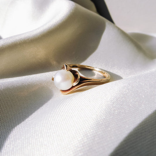 Vintage KIMBERLY 10k Gold Ring With Pearl, Size 5.75, Vintage Engagement/Promise Ring