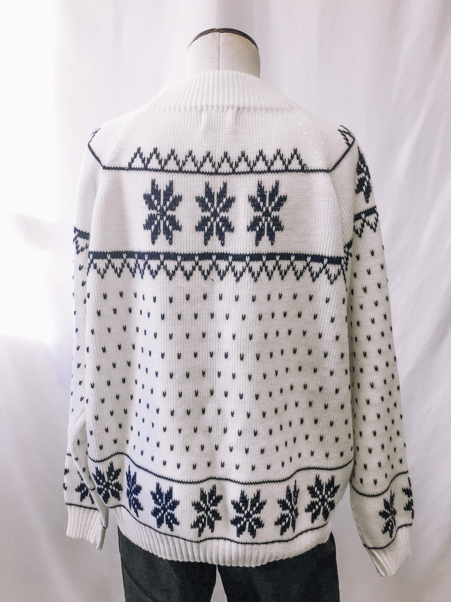 Vintage 70s JCPenney White Snowflakes Fair Isle Knit Sweater, 1970s Winter Pullover Crewneck Sweater, Sz. XL