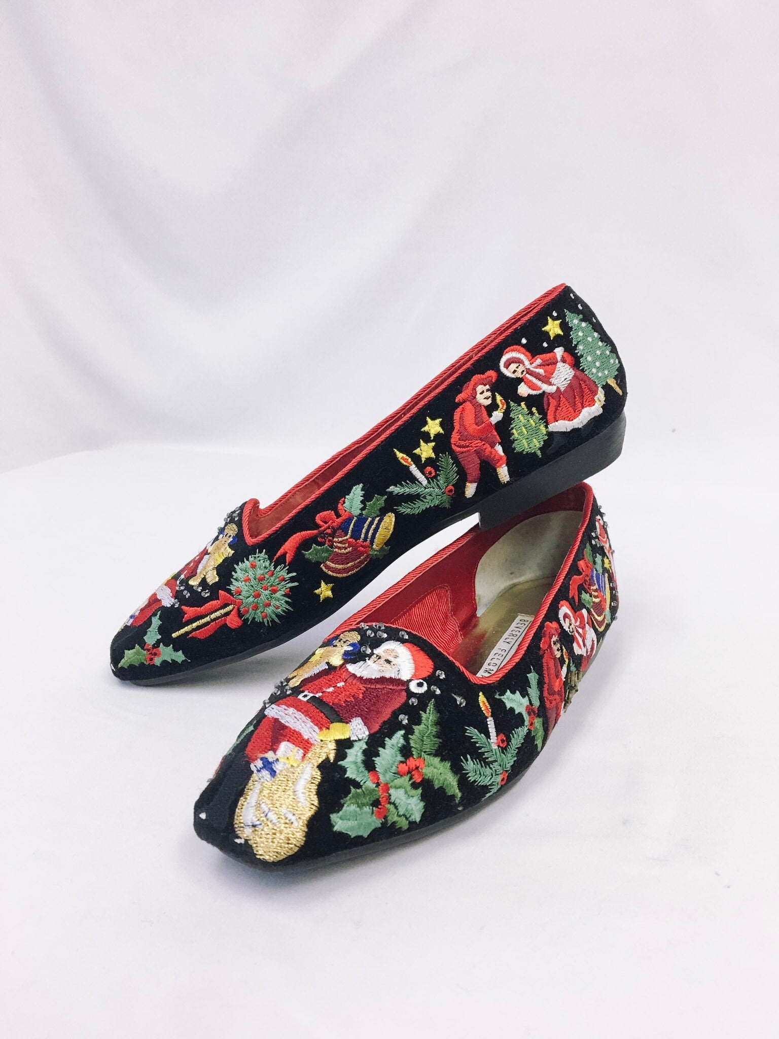 Vintage 1990s Frankie and Baby Beverly Feldman Christmas Embroidered Loafers, Sz. 6.5