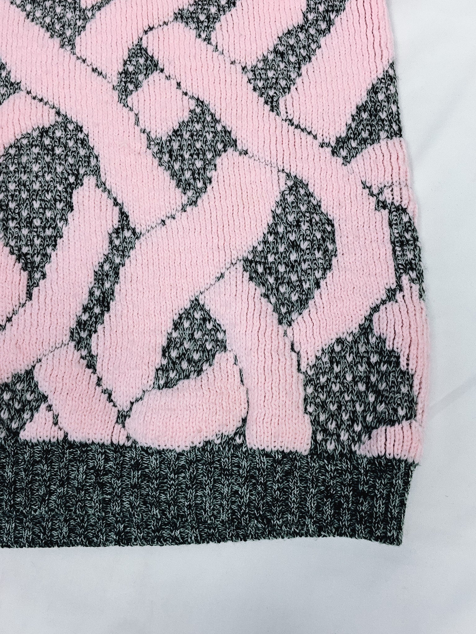 Vintage 80s Brunny Pink and Gray Abstract Patterned Sweater, 1980s Crewneck Sweater, Made in USA