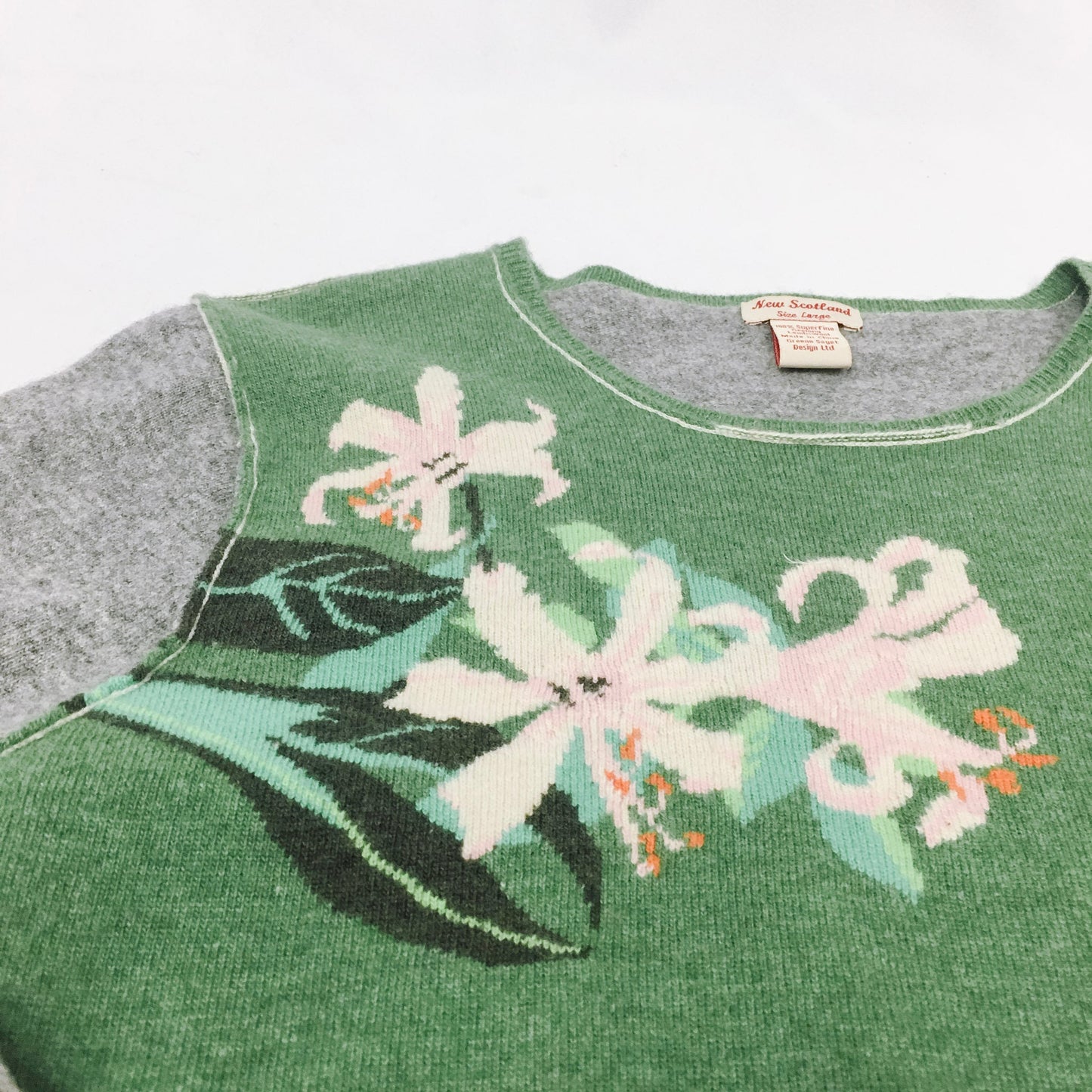 Vintage New Scotland Wool Green Gray Long Sleeve with Floral Detail, sz. L