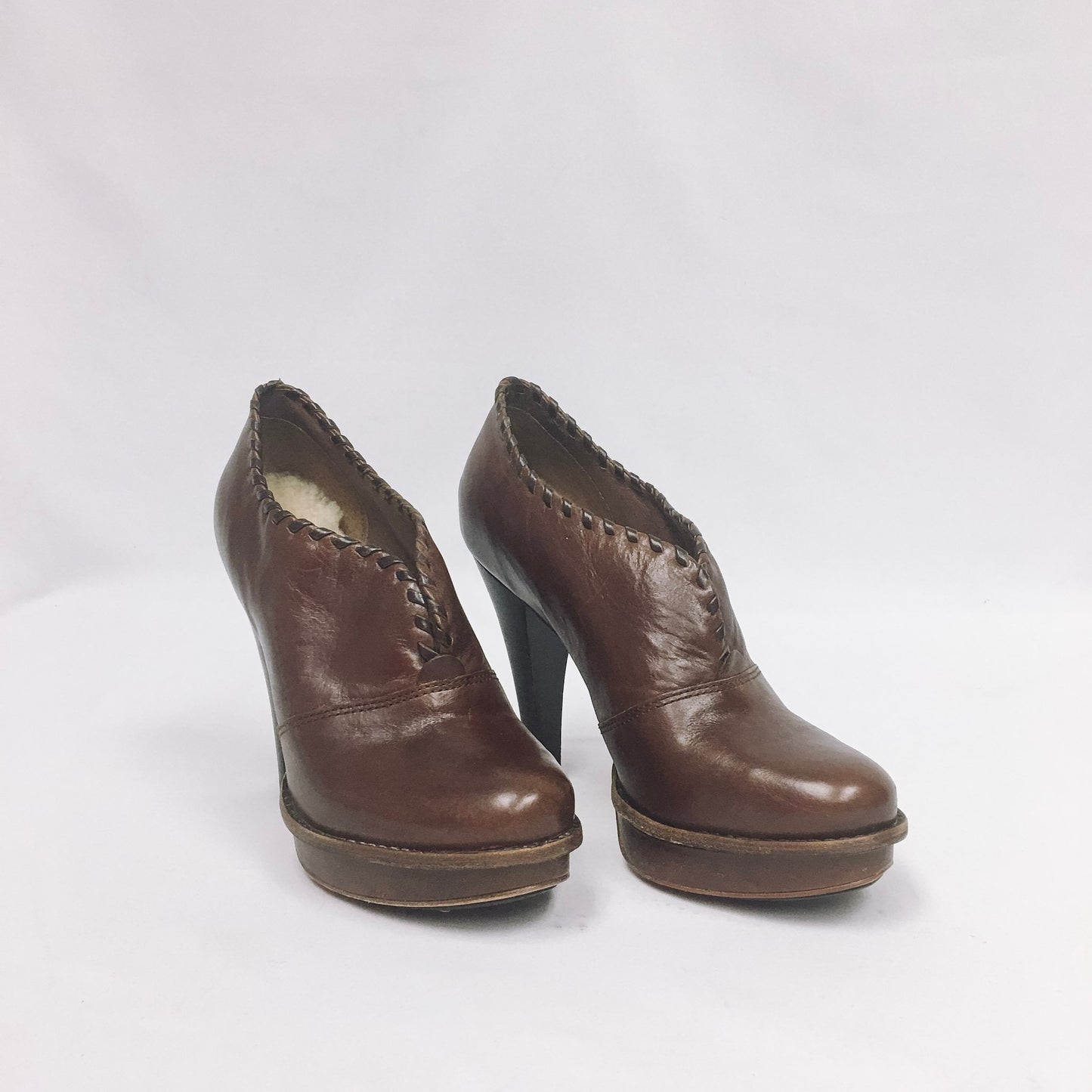 Vintage UGG Jamison Leather Chunky Boot Heels with Sherpa Lining, sz. 8.5