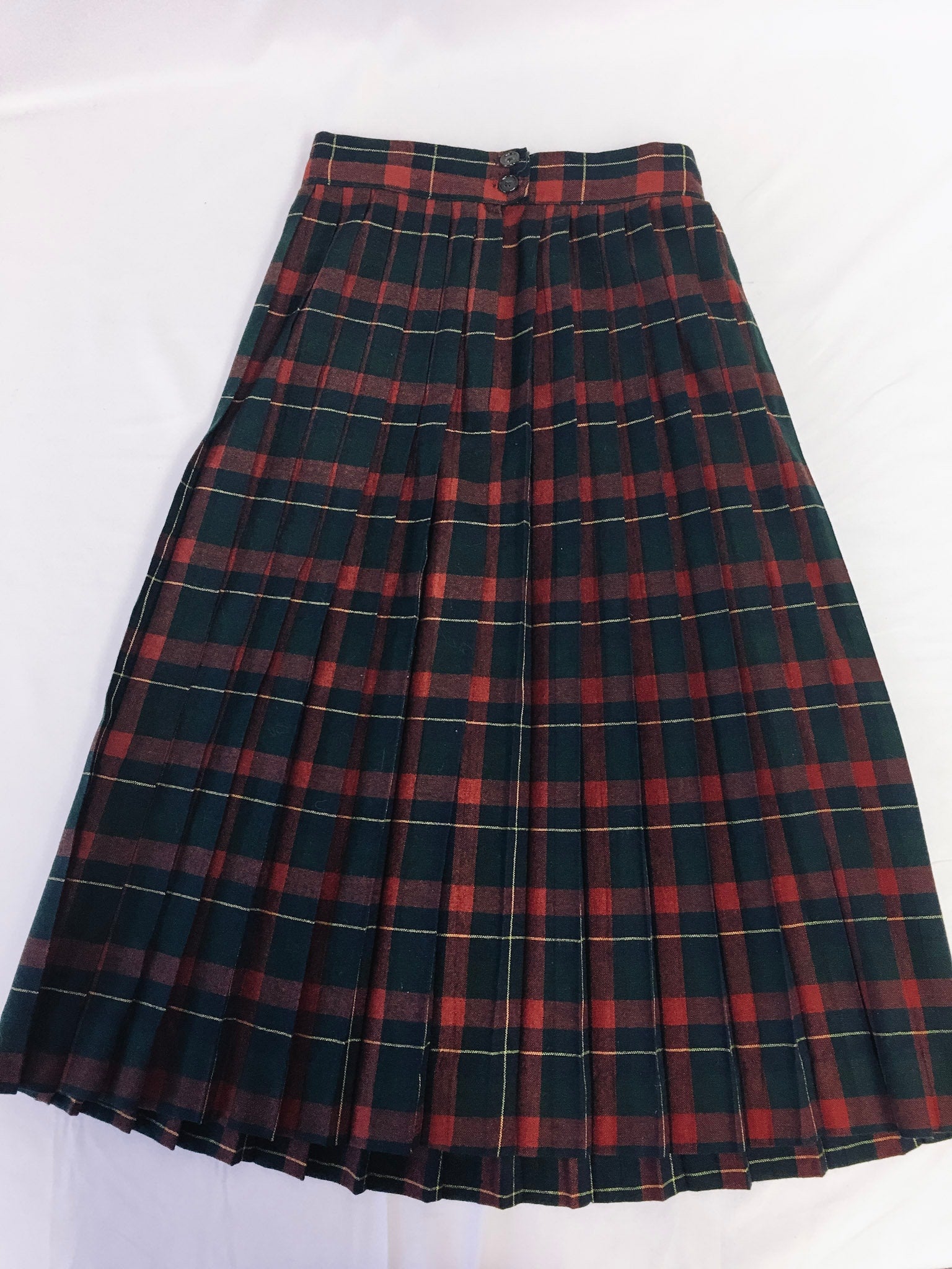 Vintage 1980s/90s Johnathon Logan Plaid Pleaded Knee Length Skirt