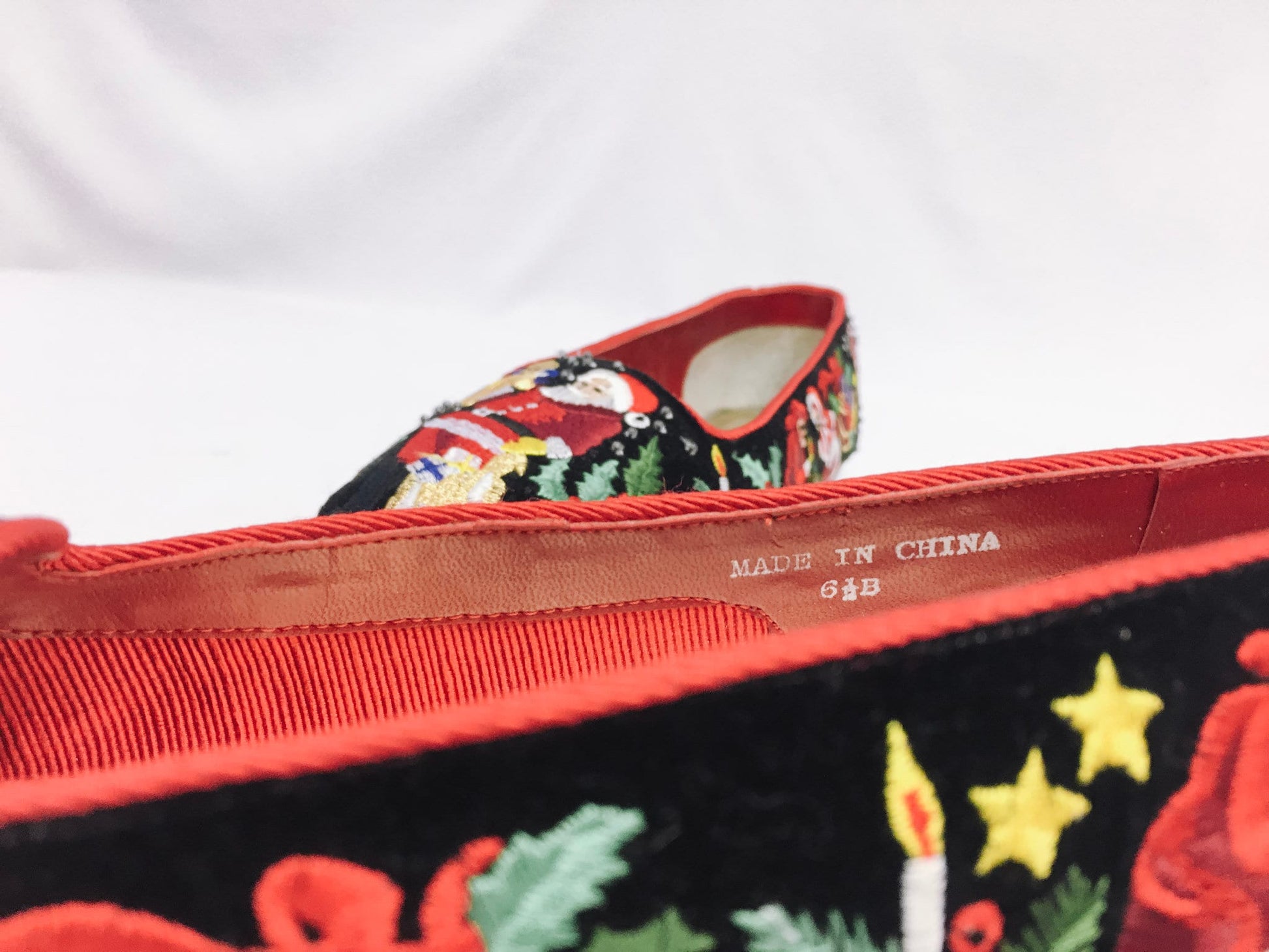 Vintage 1990s Frankie and Baby Beverly Feldman Christmas Embroidered Loafers, Sz. 6.5