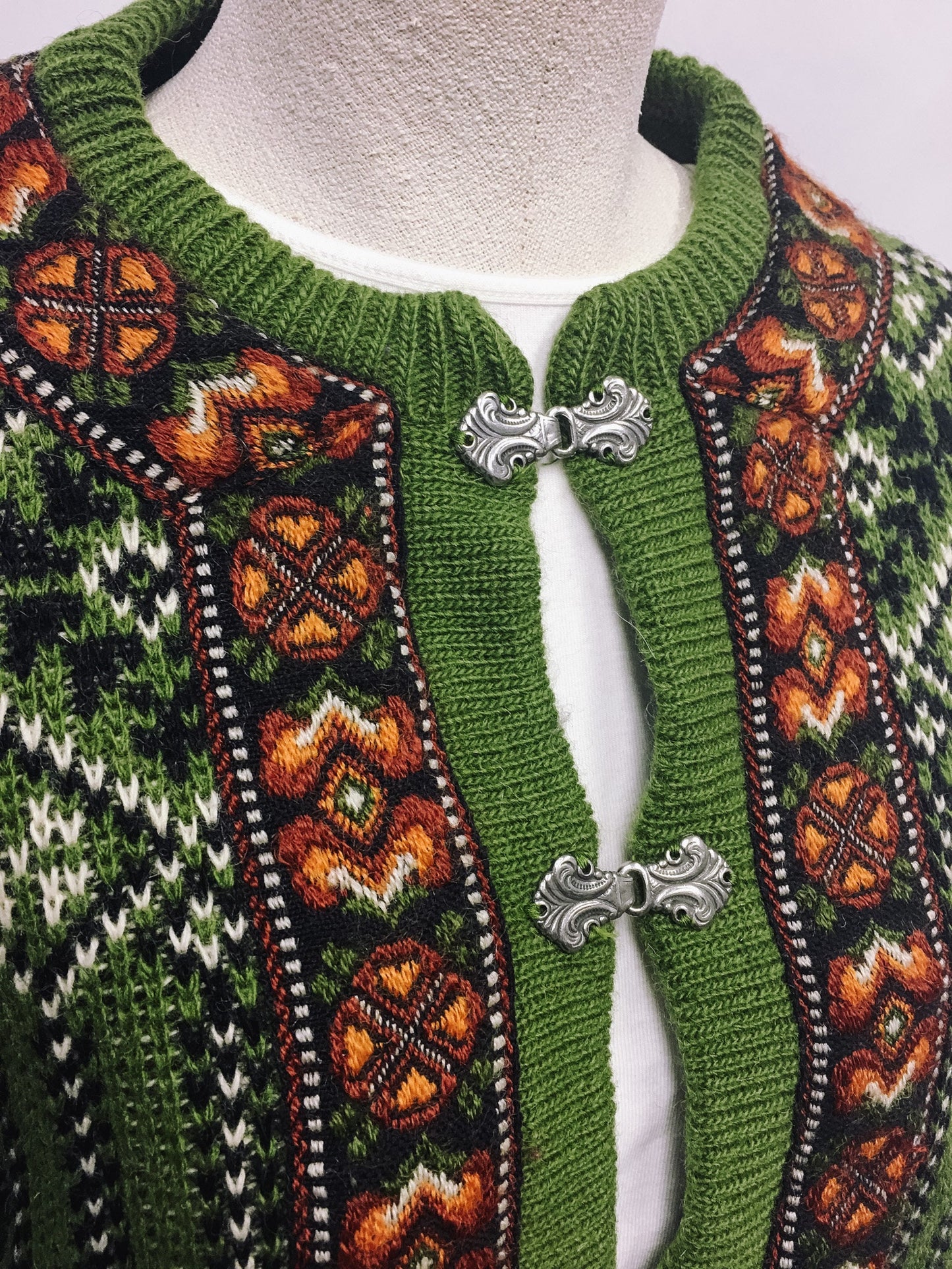 90s Nordstrikk Nordic Green Embroidered Wool Cardigan With Metal Clasp Enclosure, Vintage Wool Nordic Sweater, Made in Norway