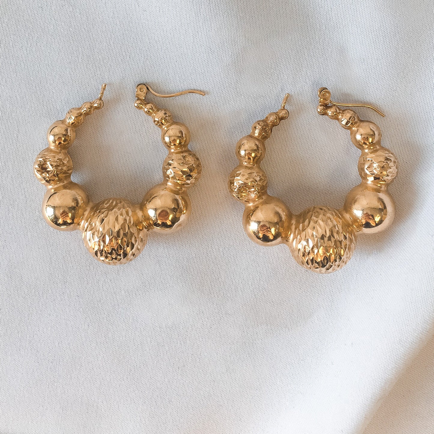 Vintage 14k Gradual Ball Hoop Earrings, Vintage Gold Earrings