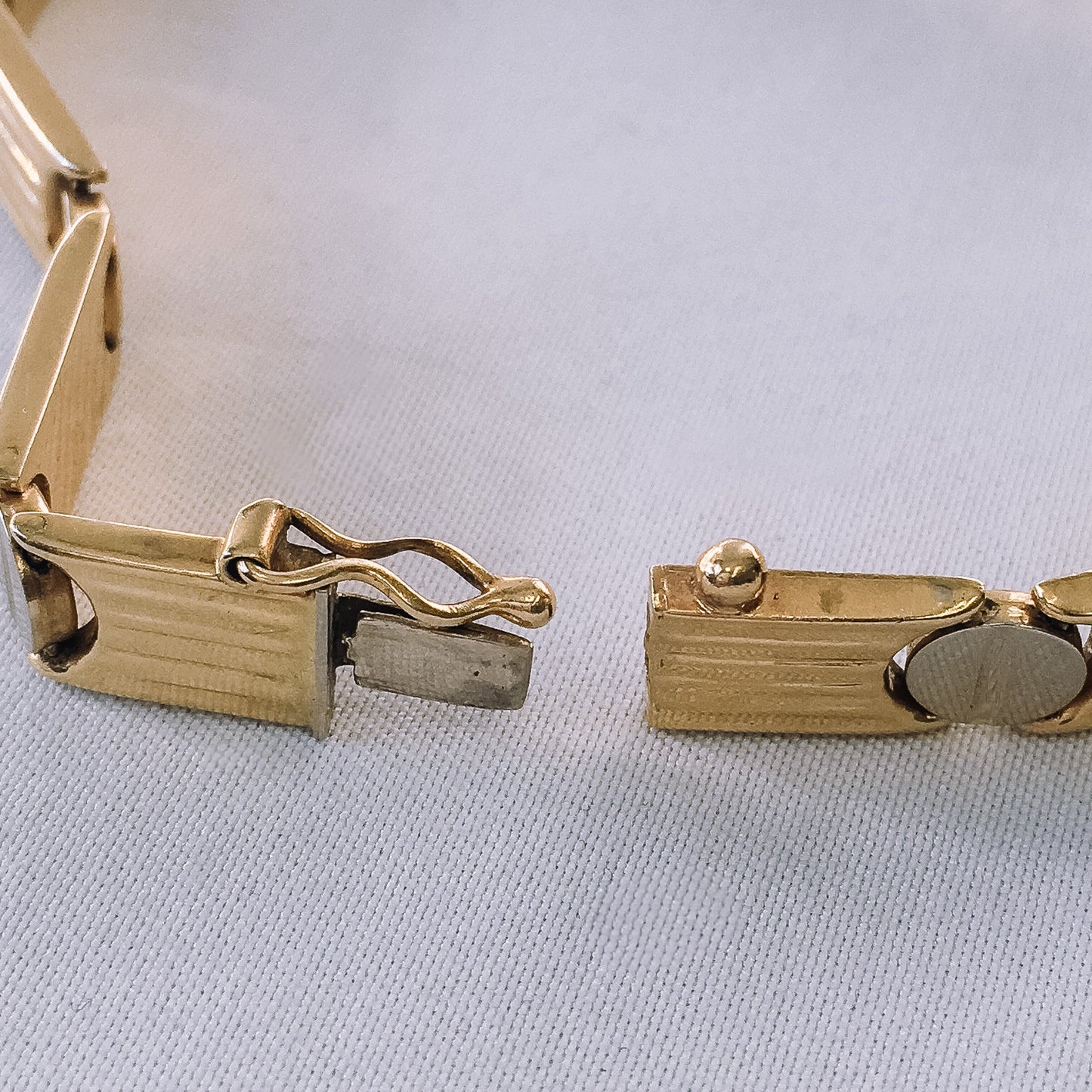 Vintage Italy Screw-Top Gold Bracelet, Unknown Carat, likely 14k, Two Tone Bracelet